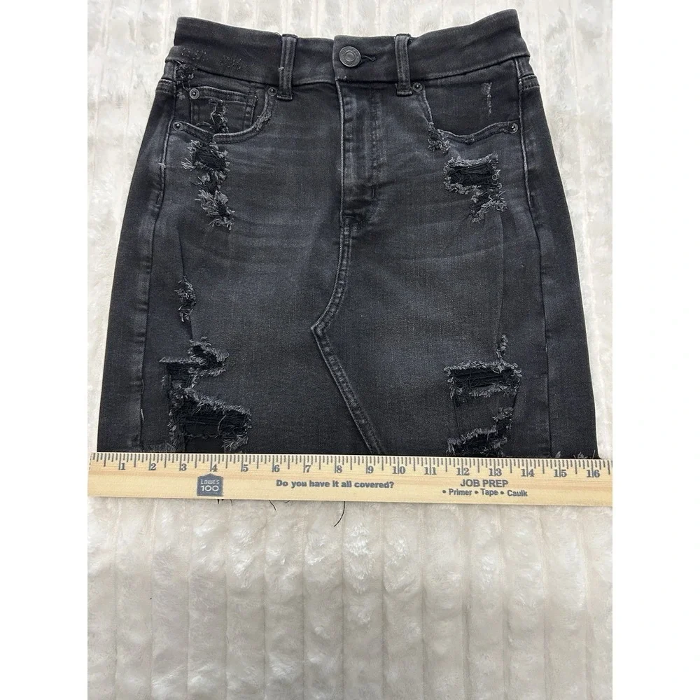 American Eagle Next Level Stretch Curvy Hi-Rise Black Distressed Denim‎ Mini